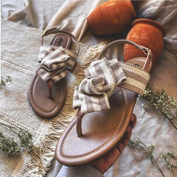 🚨LAST PAIR// Beige Blush Bow thong Sling back Sandal - Picture 1 of 4